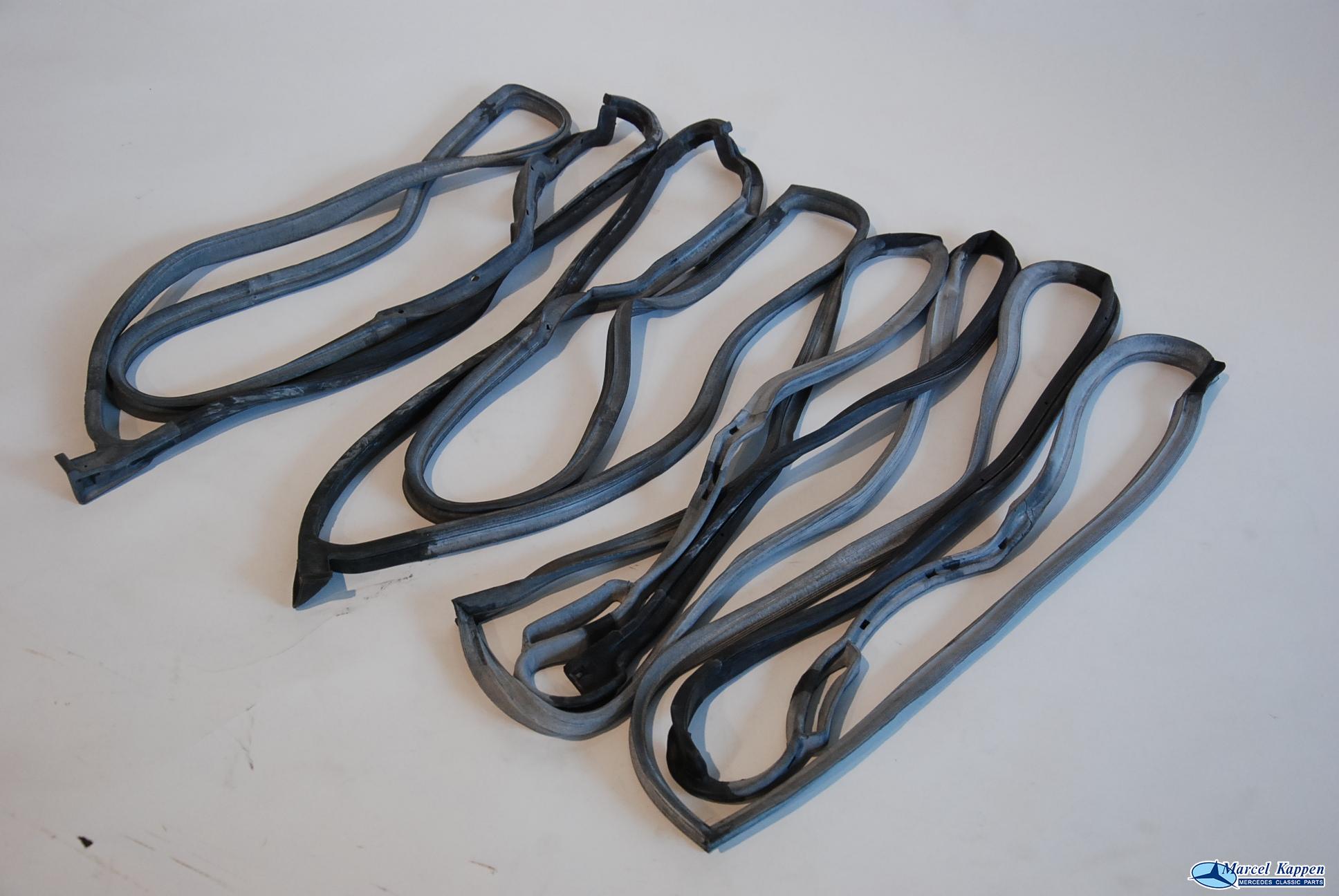 Deurrubberset W123 Sedan vroeg v.nr. 1237200178 1237200278 1237300178 1237300278 - Afbeelding 4
