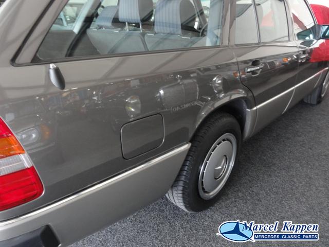 Mercedes 230TE 09-1992 15.400km - Image 11