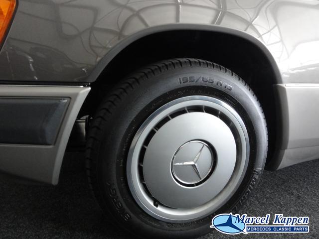 Mercedes 230TE 09-1992 15.400km - Image 15