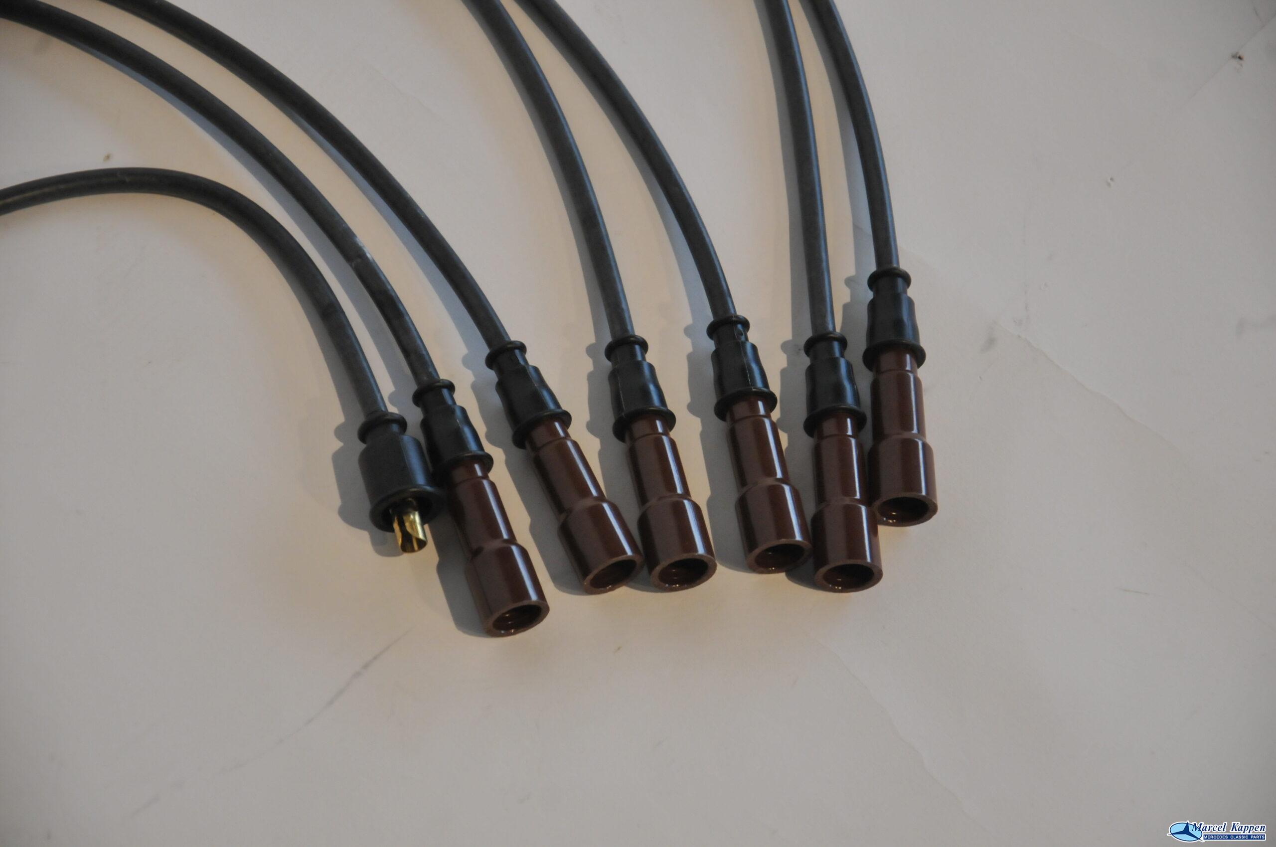 Bougiekabelset 1 kilo-ohm 6 cilinder bakeliet dop – Bild 2
