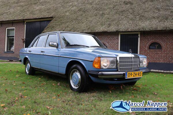 Binnenkort verwacht Mercedes 200 benzine W123